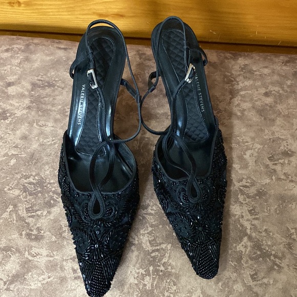 New Valerie Stevens Black Low Heels Size 8 - Picture 2 of 7